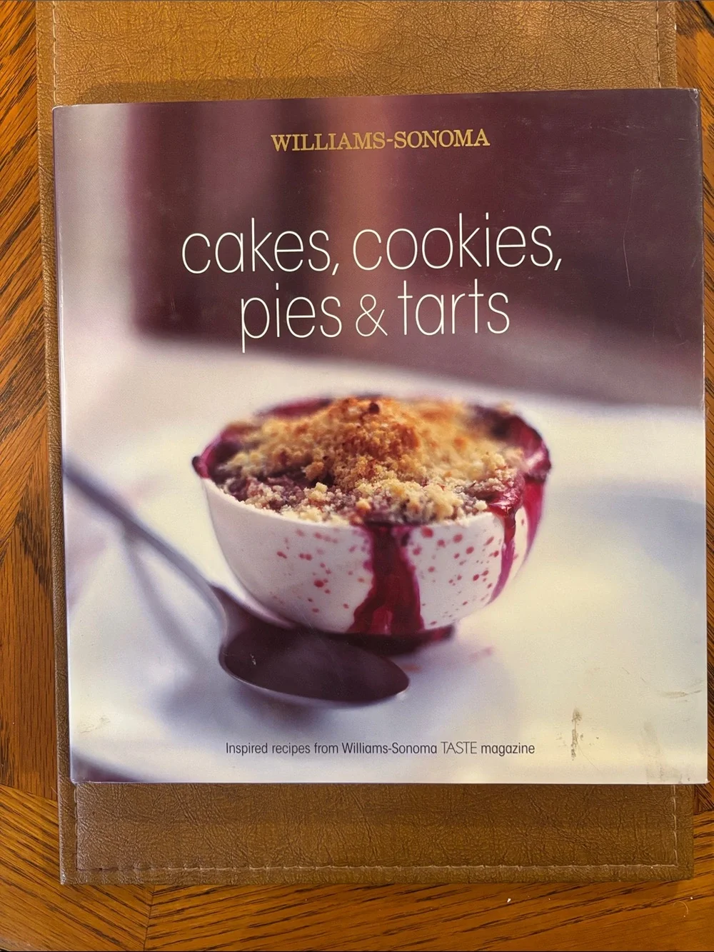 Williams Sonoma Colette's Cakes Book - Gold and Cream Cover